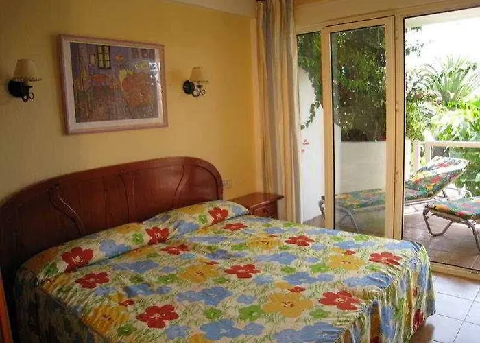 Montemayor Apartment *