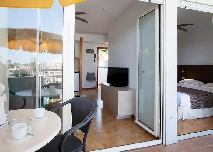 Montemayor Apartment *