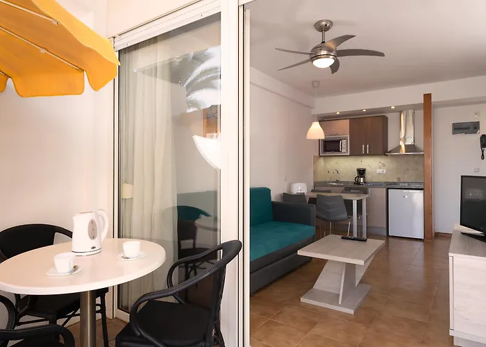 Apartment Montemayor *